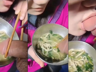 doc-la-em-an-mi-con-dung-chim-anh-cham-mut